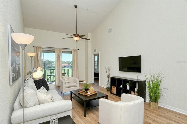 905 Fairwaycove Ln Unit 205