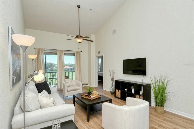 Photo - 905 Fairwaycove Ln Unit 205