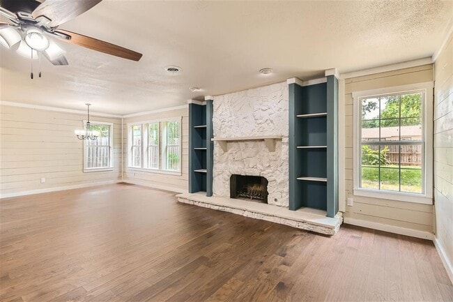 Photo - 8017 Briarwood Ln