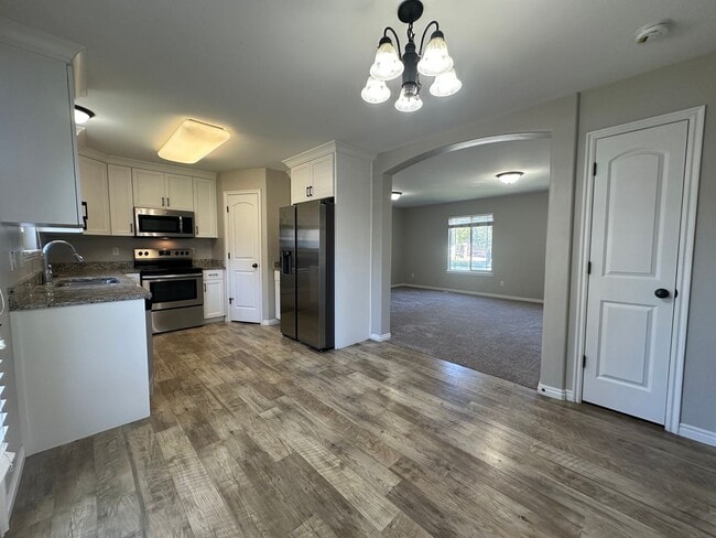 Photo - BEAUTIFUL 4 BED 2.5 BATH HOME FOR RENT IN LEHI!!!