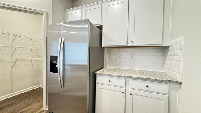 Photo - 405 Stoneybrook Dr