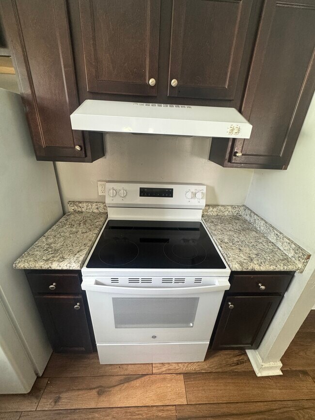 1881 Nekoma Ct Unidad C
