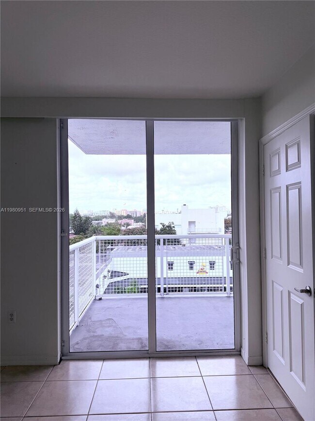 Photo - 900 SW 8th St Unit 604