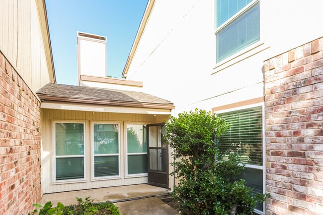 Building Photo - 8707 N Normandale St Rental