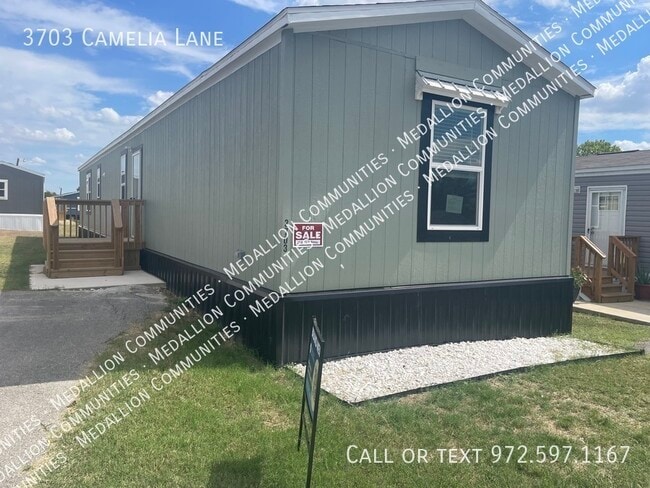 Building Photo - 3703 Camelia