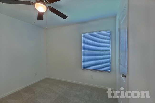 Photo - 827 Ginkgo Wy