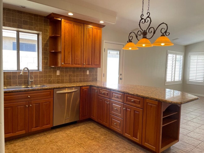 Photo - 21611 N 48th Pl