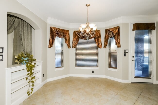 Building Photo - 3909 Pebble Brook Dr