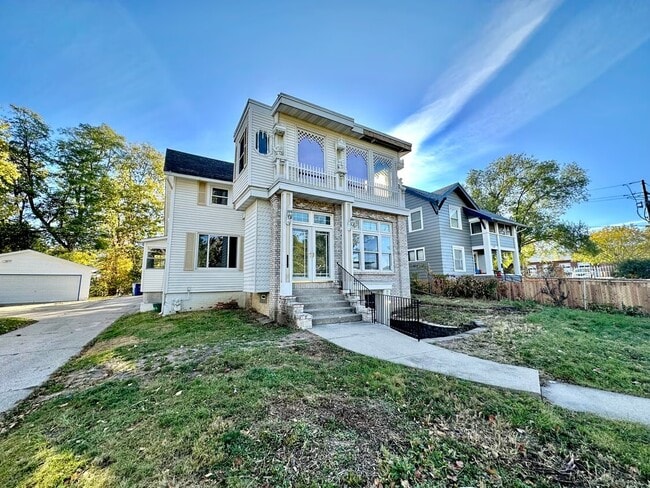 Building Photo - 1505 24th St