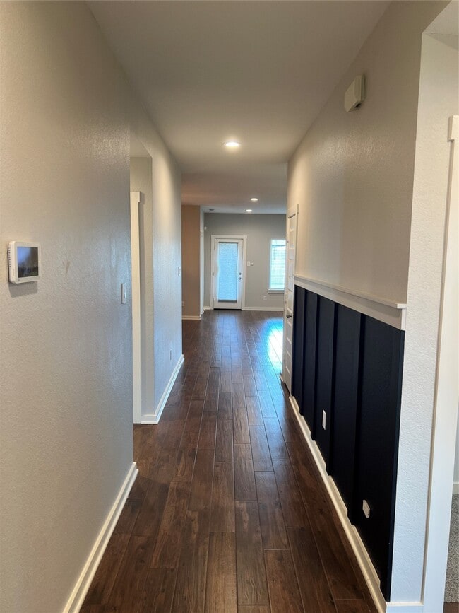 Photo - 1607 Barrows Ln