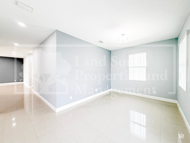 Photo - 707 SE 4th St