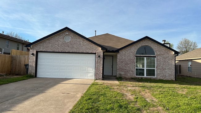 Photo - 1029 E 64th Pl House