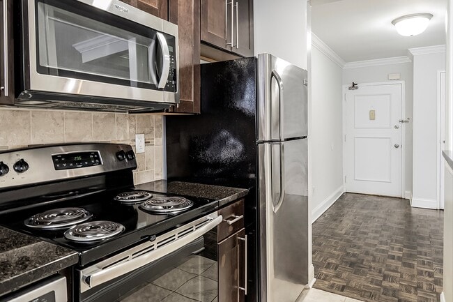 48 Roseland Avenue Apartments