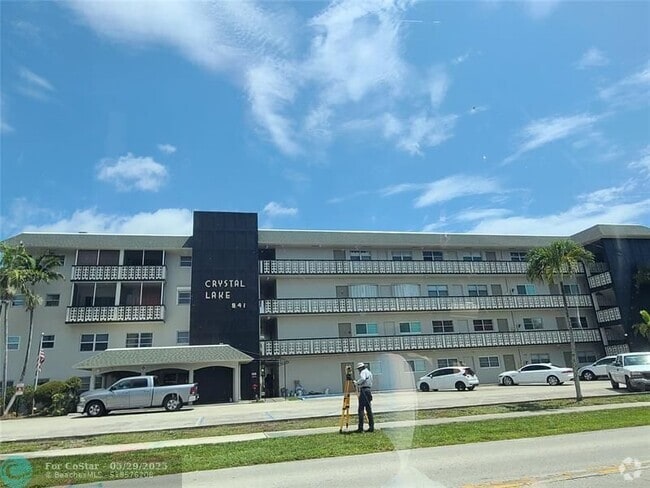 Building Photo - 941 Crystal Lake Dr Unit 314 Rental