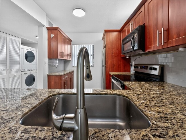 Photo - 10616 NW 10th St Unit 104
