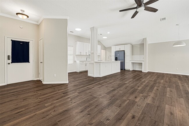 Photo - 522 Country Ln