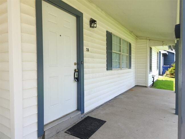 Photo - 28 14th St N