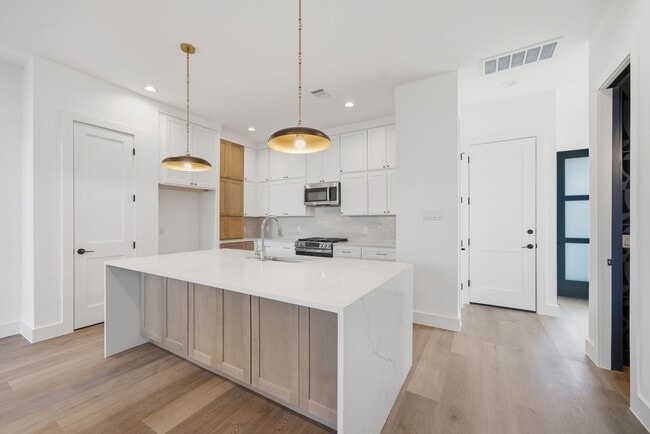 Photo - 2036 Thonig Rd