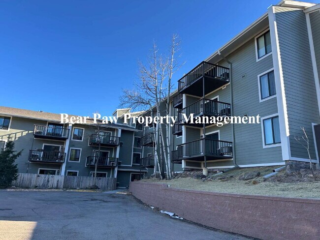 Building Photo - "Cozy 1-Bed Retreat in Scenic Evergreen!" Unit Apt. 204