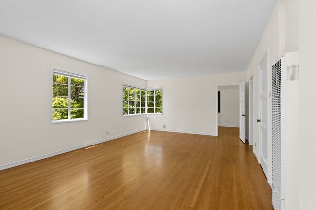 Photo - 728-734 Seminary St Unit 732