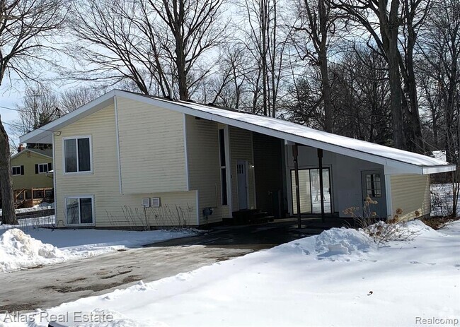 Building Photo - 1227 Kingston Ave Rental