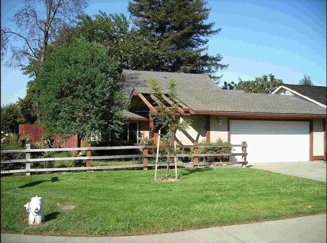 Building Photo - 6601 Mercedes Ave Rental