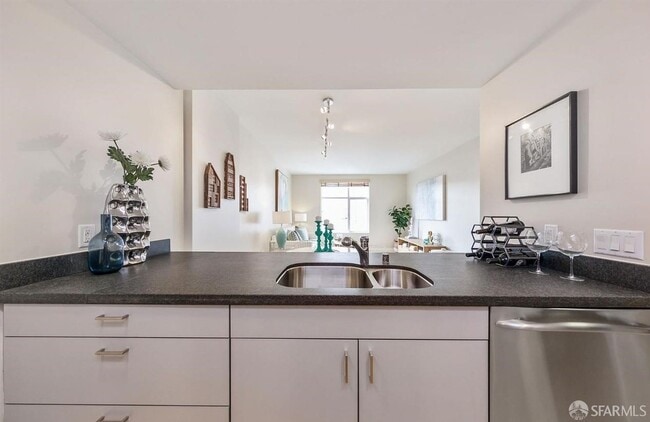 Photo - 451 Kansas St