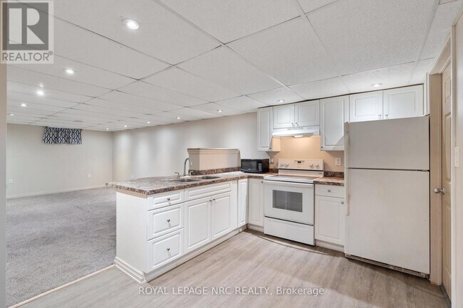 Photo - 11 Broadmore Ave