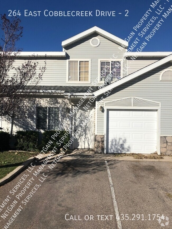 Building Photo - Pet Friendly 3 Bedroom Townhome Unit 2