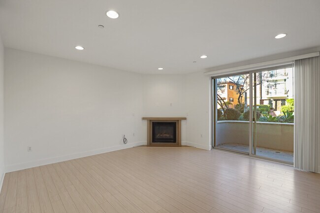 Photo - Amherst Rochester by Wiseman