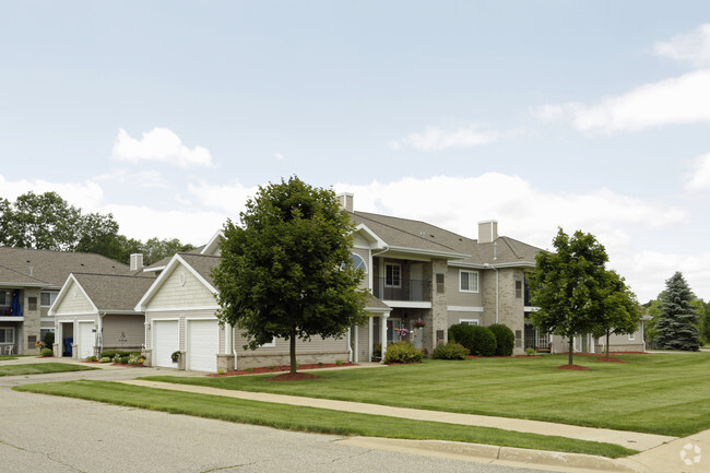 Edgewater - Edgewater Apartment Homes