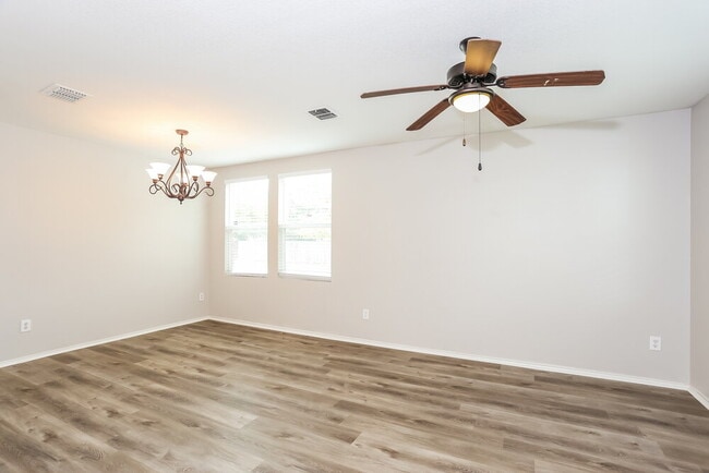 9113 Troy Dr
