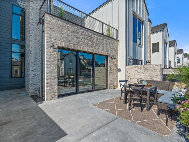 Photo - 2510 W Iron Coop St Townhome