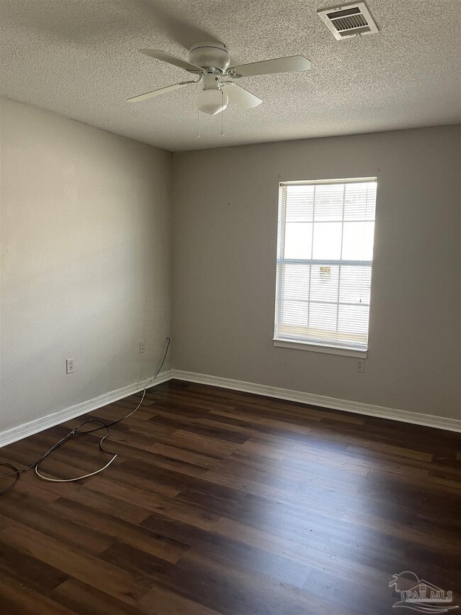 Photo - 1760 W Strong St