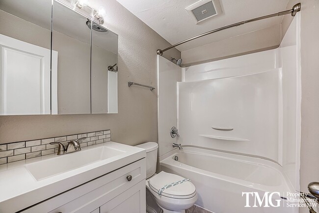11114 NE 48th Cir Unit B