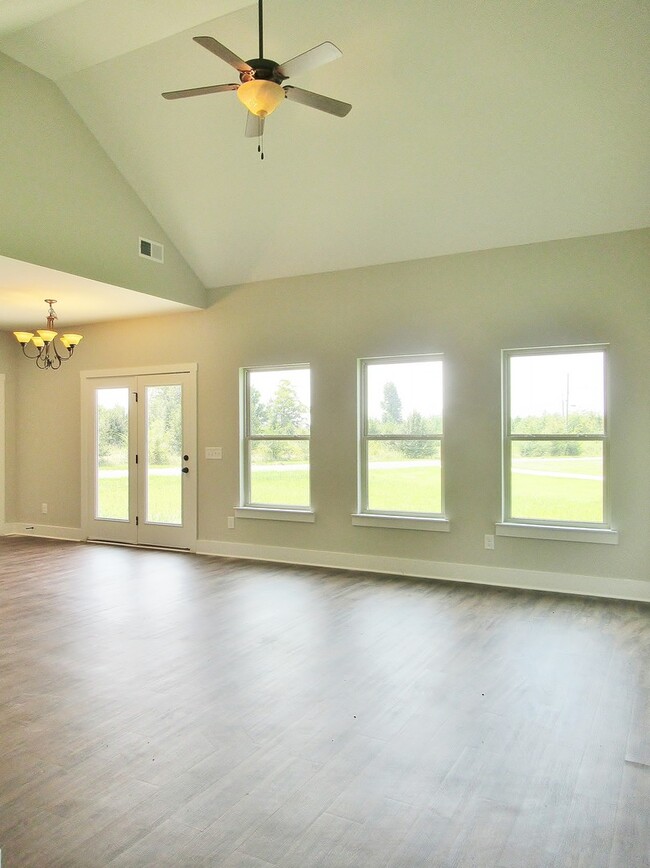 Photo - Home in Pleasant Grove... Available to View Now!!!