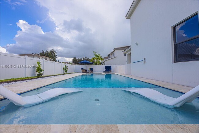 Photo - 7126 Rockwood Rd