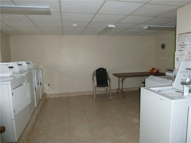 Shared Laundry Room - 21320 Brinson Ave Unit 219