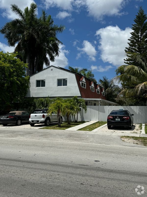 Building Photo - 2807 NW 11th St Rental