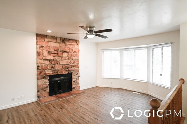 Photo - 6492 Fernbrook Dr