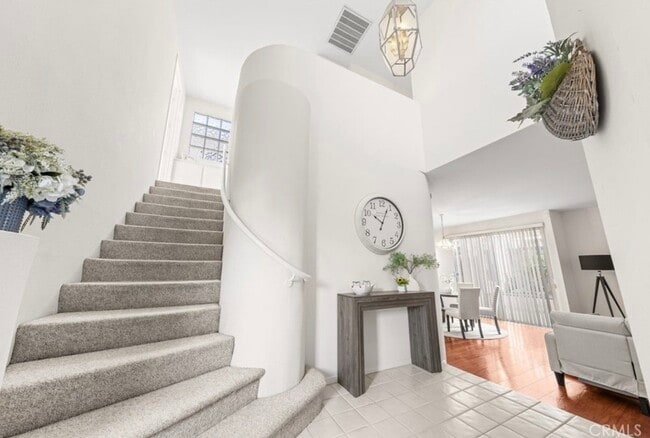1232 Mission Pl