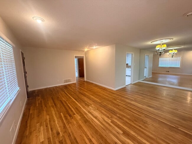 2319 32nd St Unit 2319 32nd Front