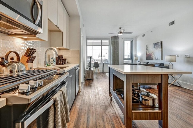 Photo - 3005 Peachtree Rd Unit ID1040054P