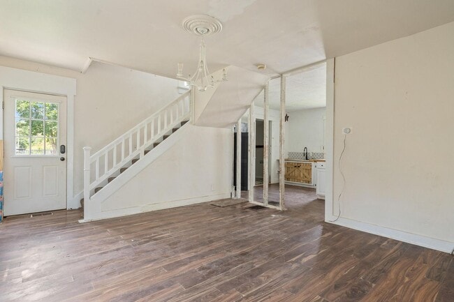 2225 Catalpa Dr.