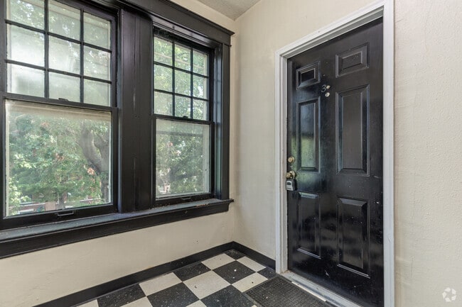 Building Photo - 6040 Kingsbury Ave Unit 1E Rental