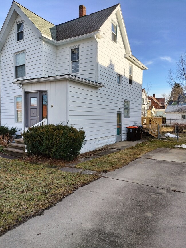 Photo - 62 E Congress St