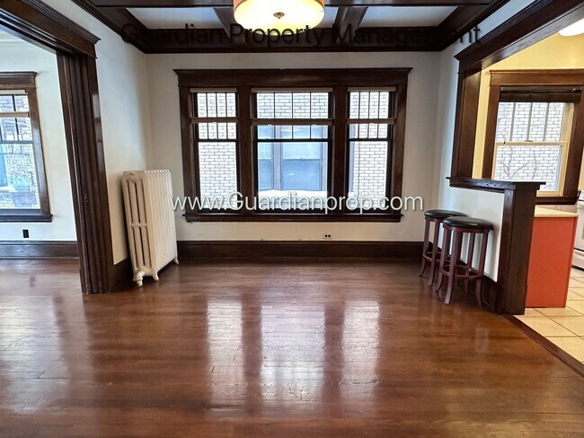Photo - Spacious Condo With Office, Dishwasher, 1 Parking Space, Hardwood Floors, Free Laundry Unit 2