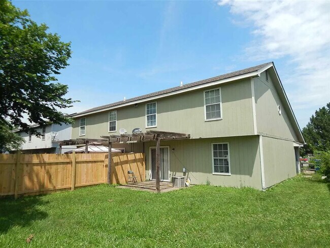 Photo - 527 Eldridge St