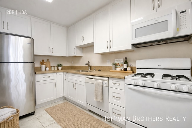 Photo - 1220 N Harper Ave Unidad 4