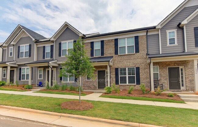 Beautiful 3BD/2.5BTH Townhouse with Commun... - Beautiful 3BD/2.5BTH Townhouse with Commun...
